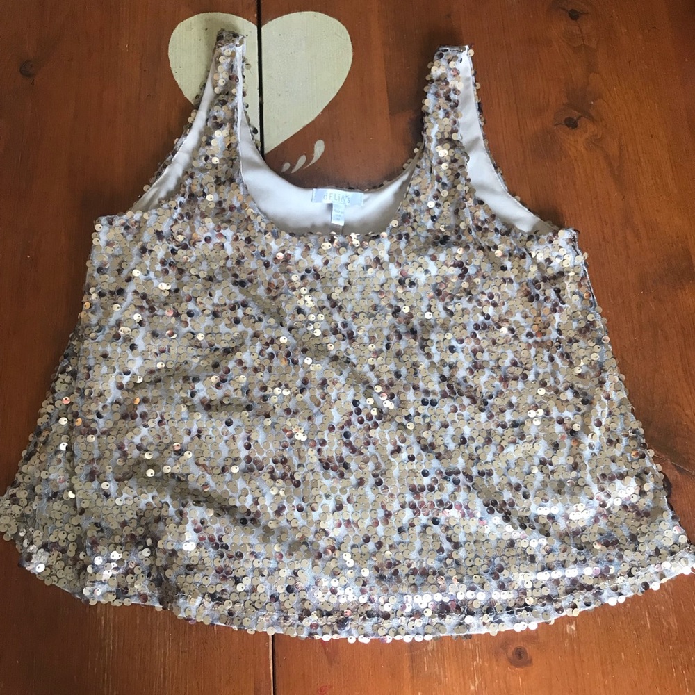 🌞 (3/$20) Sequin tank top.